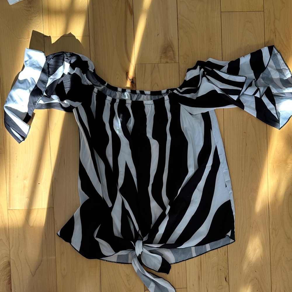 Stylish Black and White Women's Off-Shoulder Top